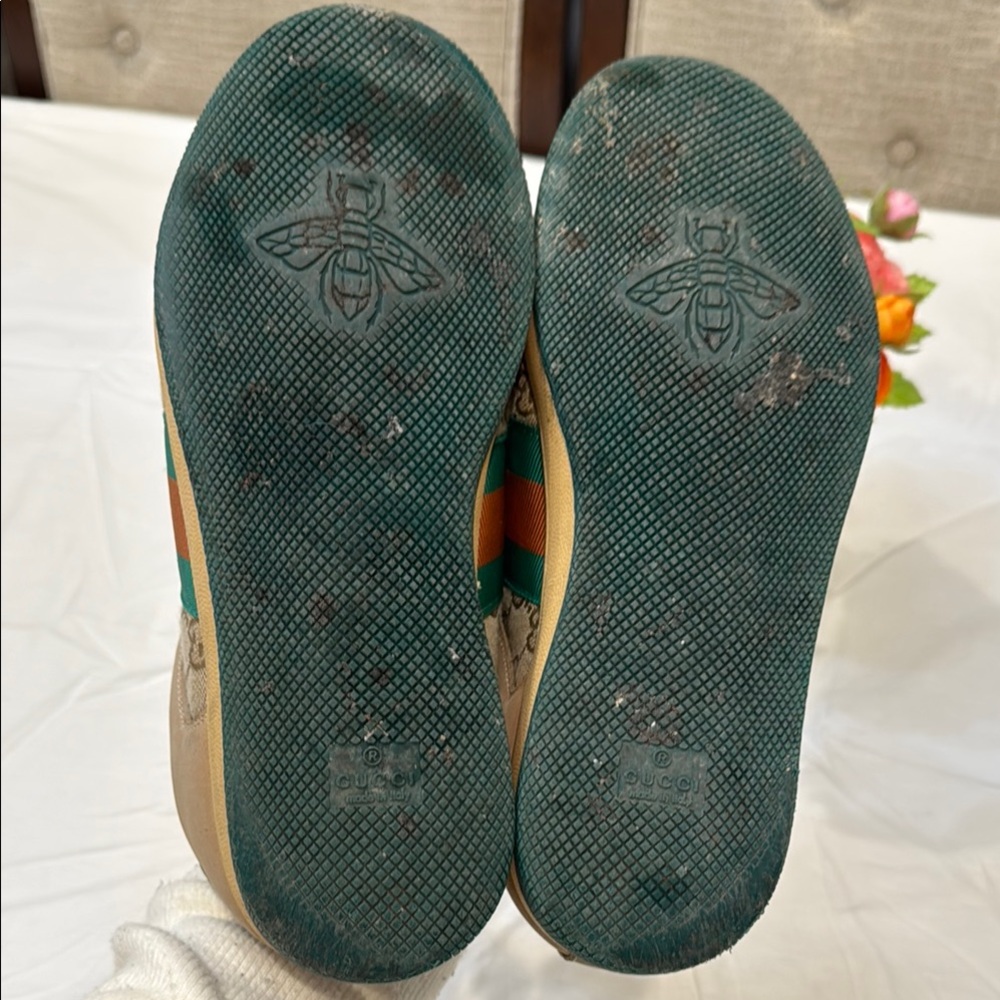 Authentic Gucci Beige and Green Sneakers - Picture 13 of 16